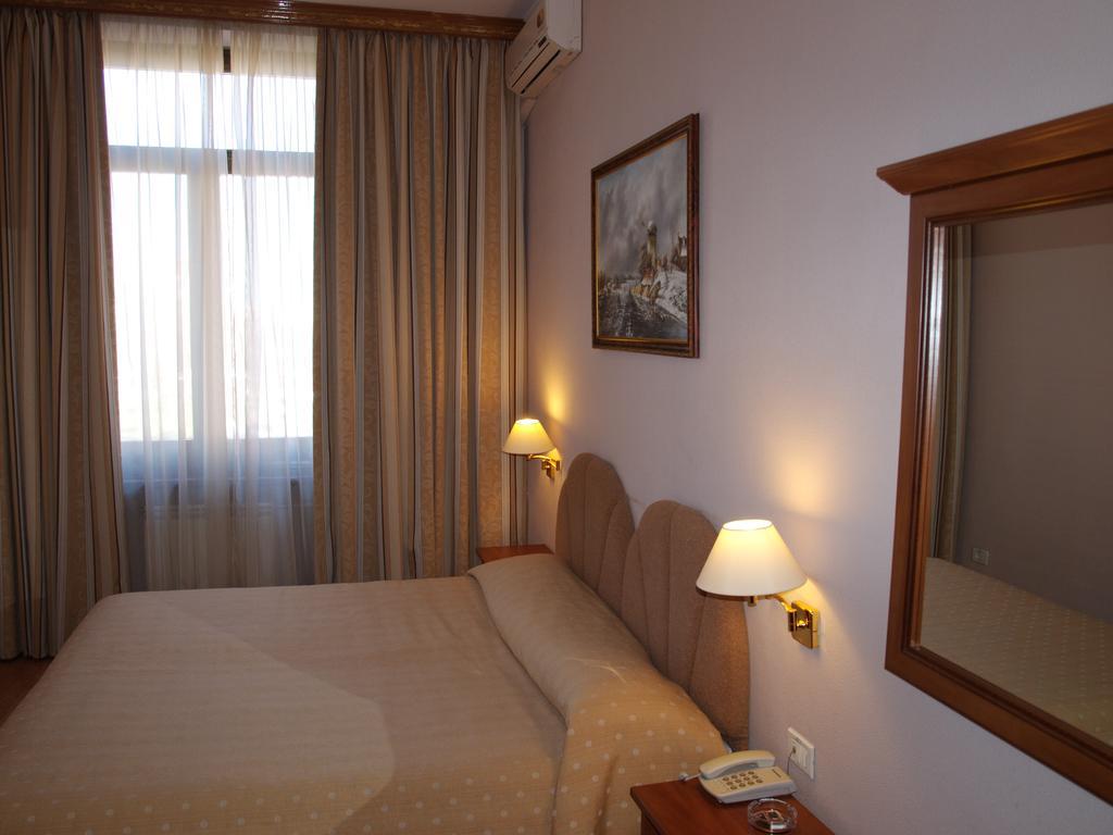 Domus Hotel-1 Kijev Kültér fotó